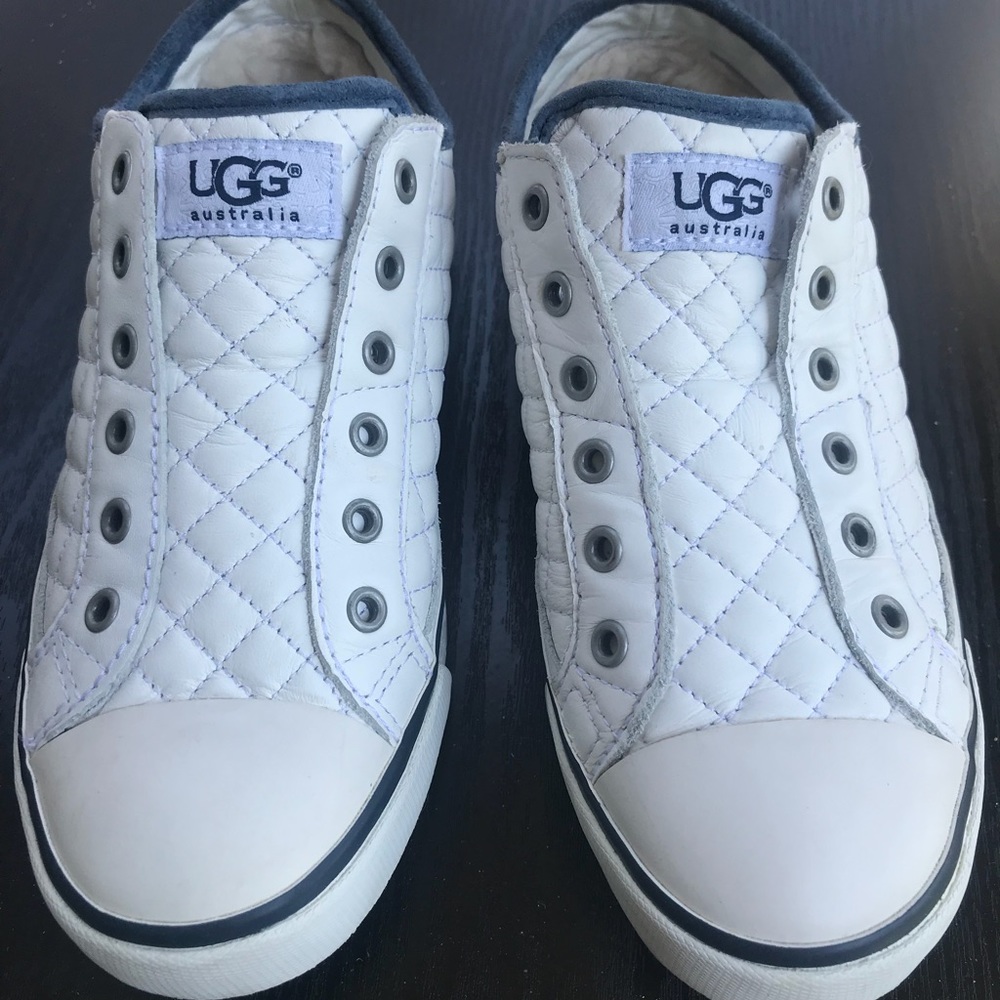 Ugg slip-on sneakers 👟